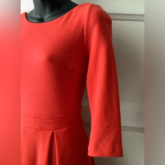 Boden Ladies Dress - Picture 2 of 12